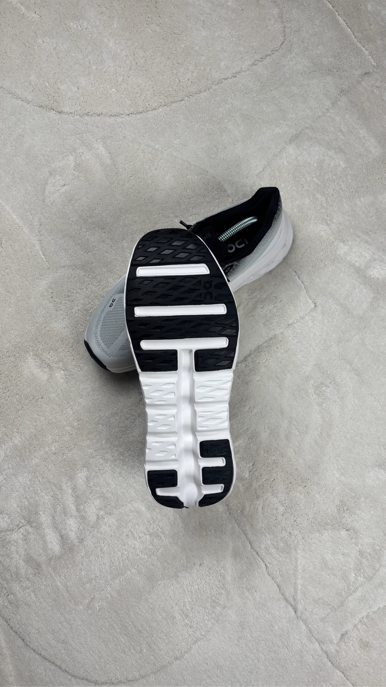 on cloud shoe – photo 3